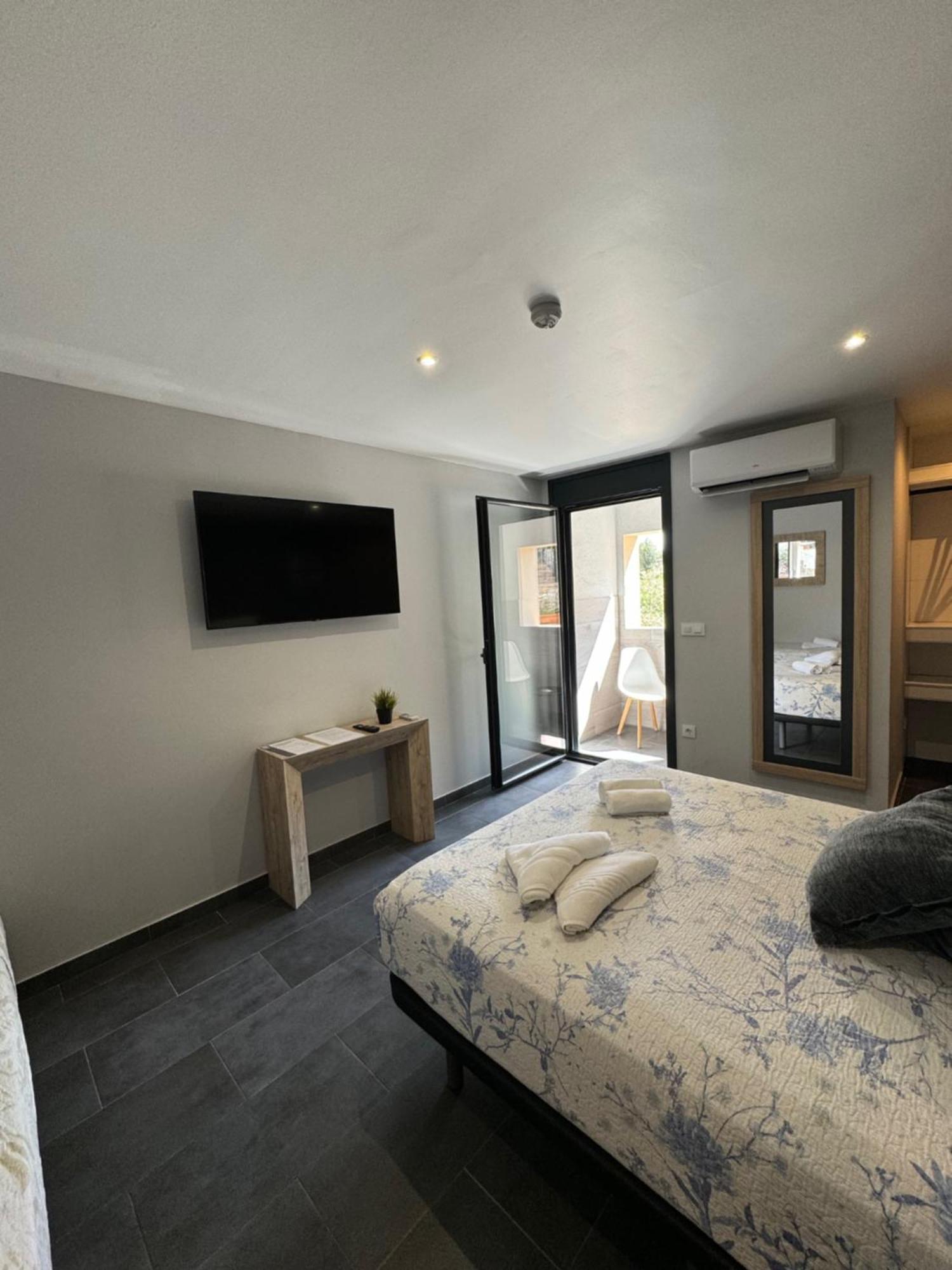 Petit Mirador Hotell Torrelles De Llobregat Eksteriør bilde